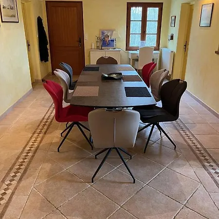 Le Chatelet Vila Manaurie